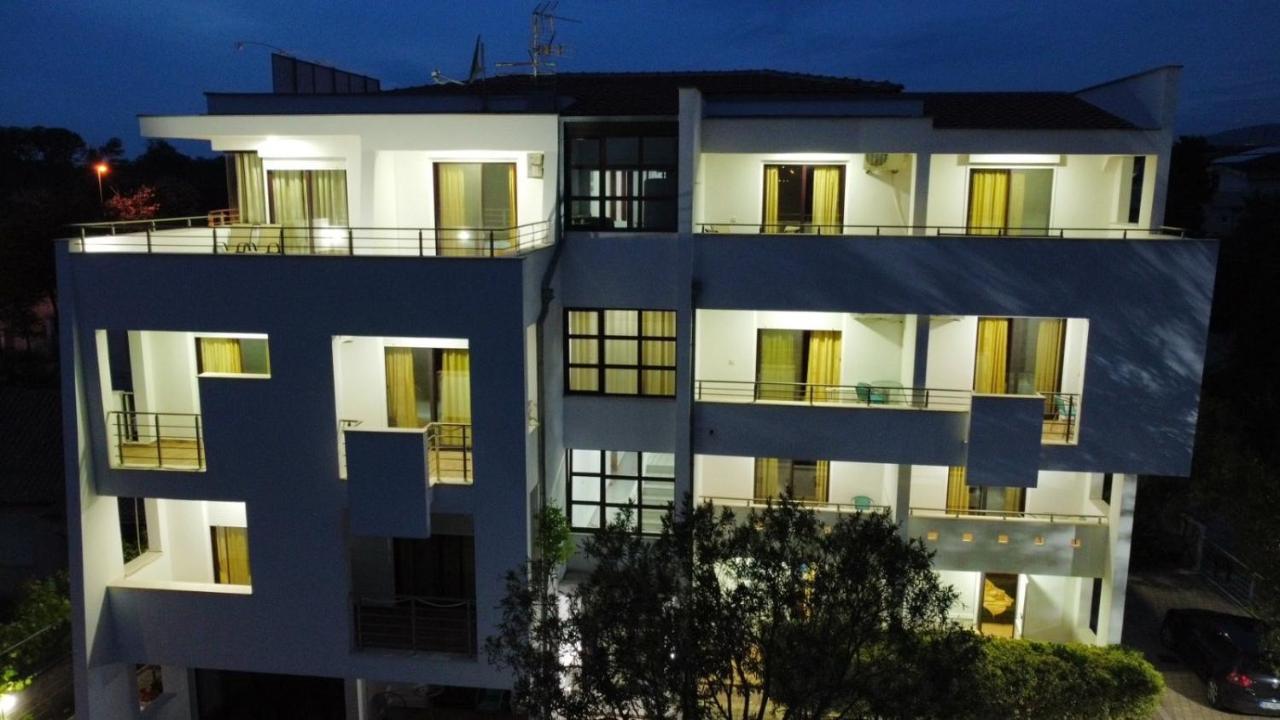 Отель Buzuku House Улцинь Экстерьер фото