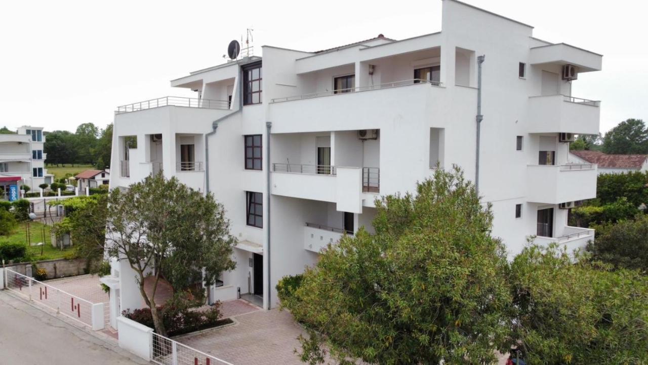 Отель Buzuku House Улцинь Экстерьер фото