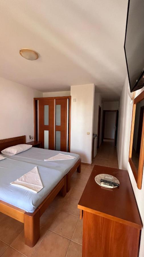 Отель Buzuku House Улцинь Экстерьер фото