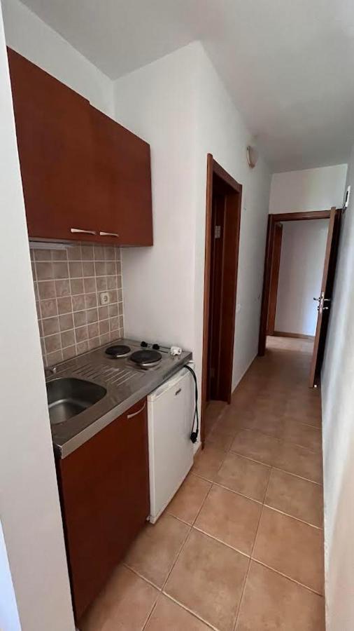 Отель Buzuku House Улцинь Экстерьер фото
