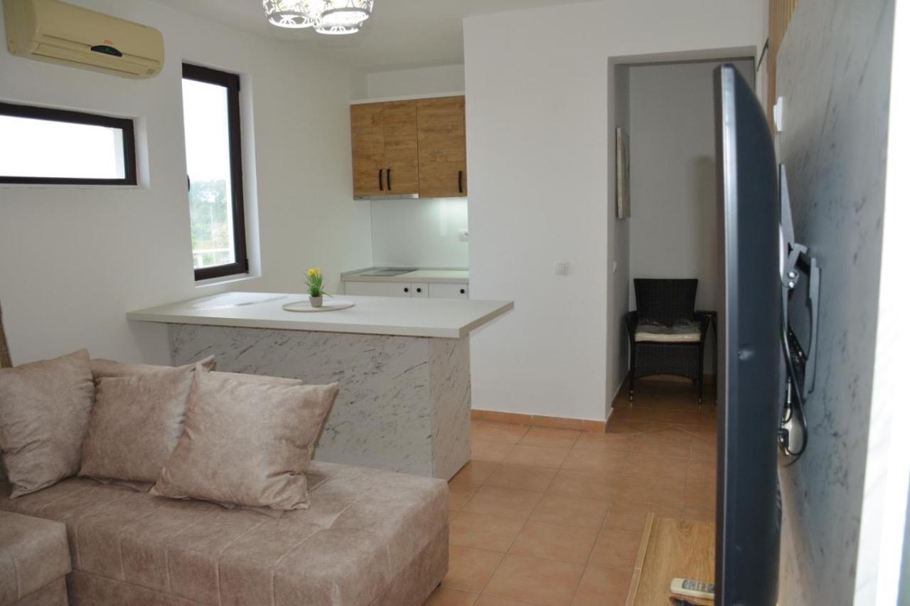 Отель Buzuku House Улцинь Экстерьер фото