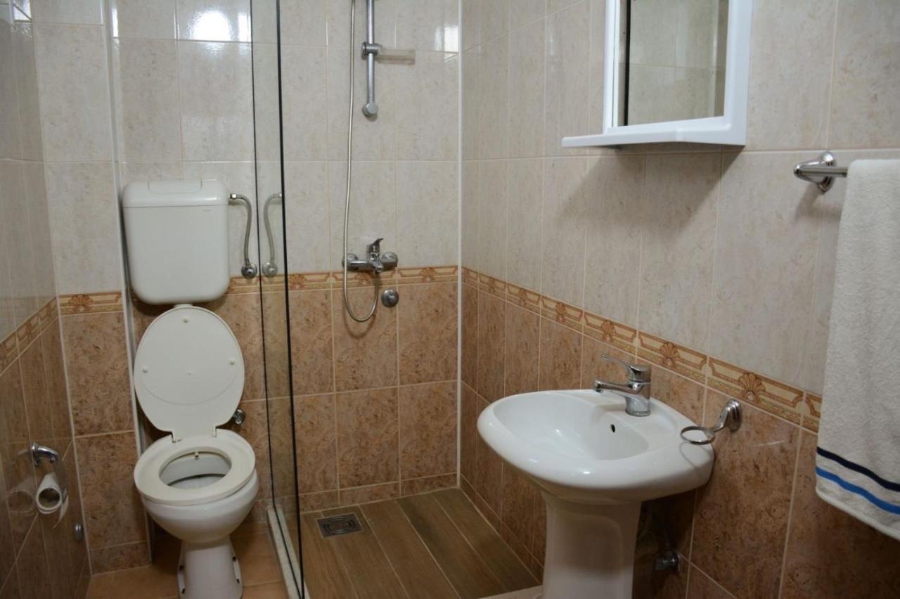 Отель Buzuku House Улцинь Экстерьер фото