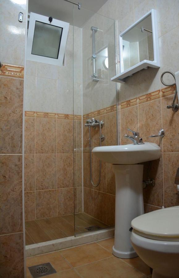 Отель Buzuku House Улцинь Экстерьер фото