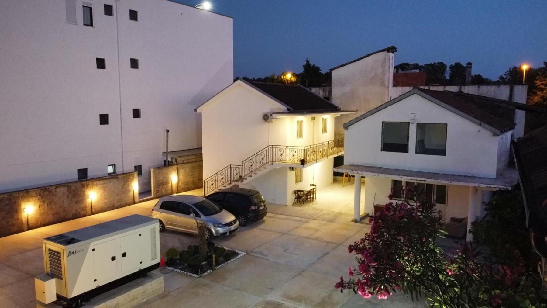 Отель Buzuku House Улцинь Экстерьер фото