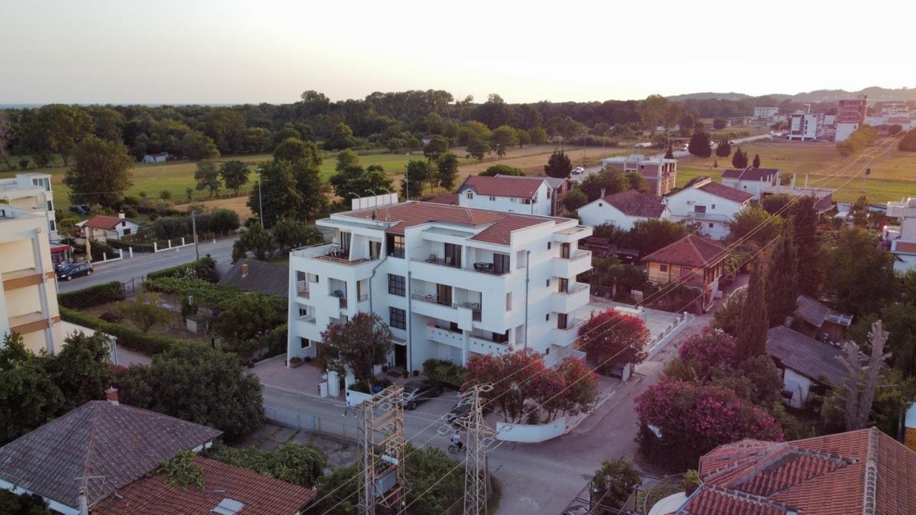 Отель Buzuku House Улцинь Экстерьер фото