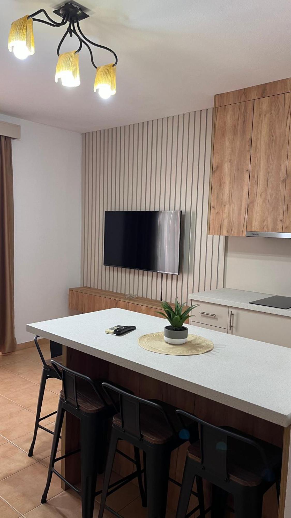 Отель Buzuku House Улцинь Экстерьер фото